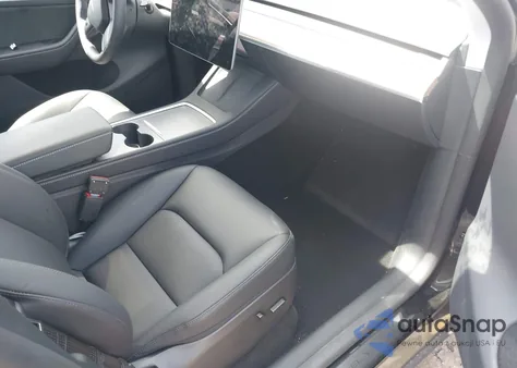 2025 Tesla Model Y Long Range Dual Motor All-Wheel Drive from USA, damaged, VIN 7SAYGDED6SA340405